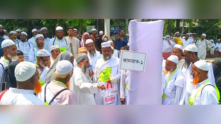 হাতিয়ায় হজ যাত্রীদের হাতে-কলমে ব্যতিক্রমধর্মী প্রশিক্ষণ কর্মশালা