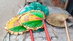বিদ্যুতের লুকোচুরি আর ভ্যাপসা গরমে কদর বাড়ছে ‘হাতের তৈরি’ পাখার