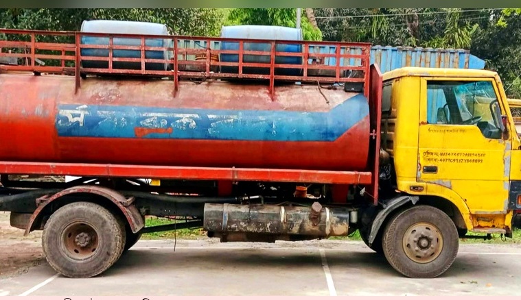 মহম্মদপুরে ৫হাজার ৬০০ লিটার ডিজলে জব্দ,চালক আটক