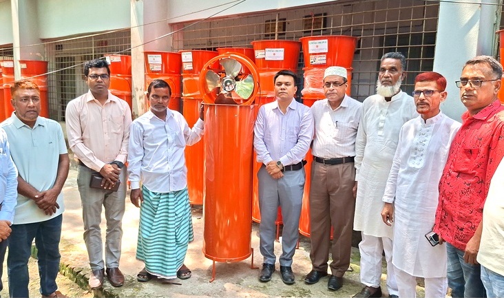 সুজানগরে কৃষক-কৃষাণীদের মাঝে এয়ার ফ্লো মেশিন বিতরণ কার্যক্রমের উদ্বোধন