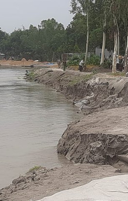 তিস্তা পাড়ের ২ গ্রামে ভাঙ্গন আতংক,কাজ শেষ না হতেই ডেবে গেছে বাধ