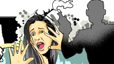 চরফ্যাসনে কু-প্রস্তাবে সাড়া না দেয়ায় প্রবাসীর স্ত্রীকে অ্যাসিড নিক্ষেপের হুমকি