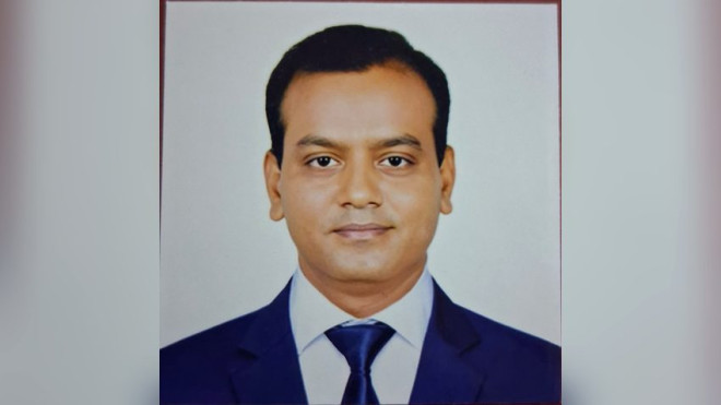 শিক্ষককে চাপাতি দিয়ে কুপিয়ে হত্যার হুমকি, থানায় লিখিত অভিযোগ