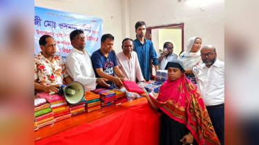 কাউখালীতে শিল্পপতি হাজী ওসমান গনির উদ্যোগে সাড়ে পাঁচ হাজার পরিবার পেল ঈদ উপহার
