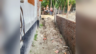 ভেড়ামারায় ৪০ বছরের চলাচলের রাস্তা দখল, প্রতিবাদ করায় গ্রামবাসীর বিরুদ্ধে মামলা
