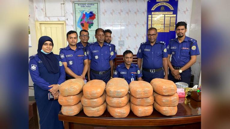 মঠবাড়িয়ায় তালাবদ্ধ ঘর থেকে ৩০ কেজি গাঁজা উদ্ধার