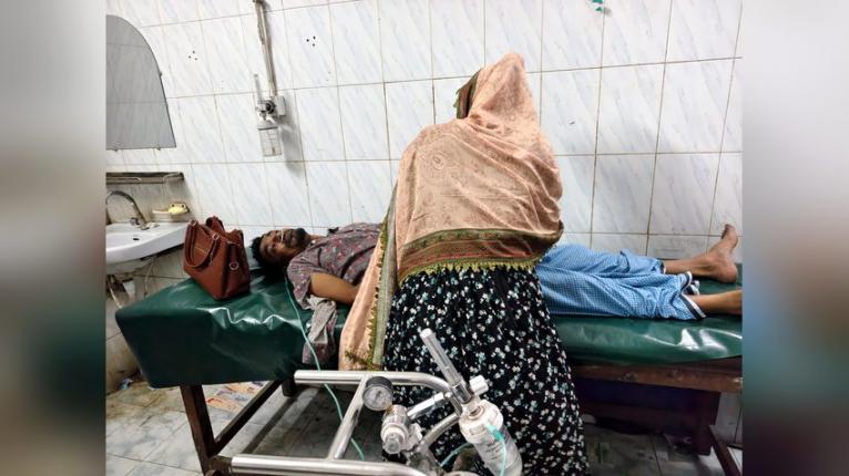 লালমোহনে নারিকেল পাড়া নিয়ে রক্তক্ষয়ী সংঘর্ষে নিহত ১, আটক ৪