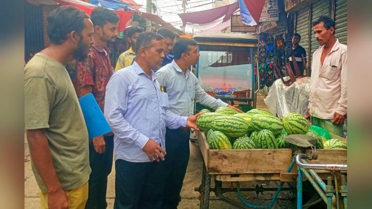কাউখালীতে ভোক্তা অধিকারের অভিযানে তিন প্রতিষ্ঠানকে জরিমানা