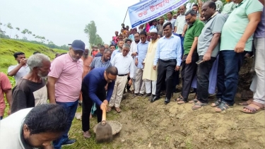 উলিপুরে খাল পুন:খনন কর্মসূচির উদ্বোধন
