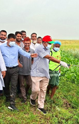 ঐতিহ্যবাহী গাজনার বিলে স্বেচ্ছাশ্রমের মাধ্যমে কচুরিপানা অপসারণ কার্যক্রম শুরু