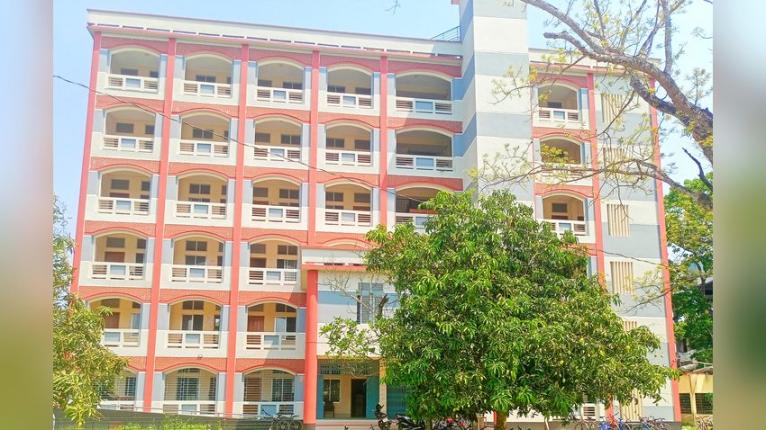 কাউখালীতে ‘ভুল সেট কোডে’ এসএসসির ফিন্যান্স ও ব্যাংকিং পরীক্ষা গ্রহন