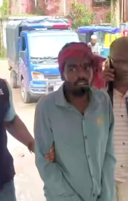 দোহারে শিশু শিক্ষার্থীকে ধর্ষণের চেষ্টায় যুবক আটক