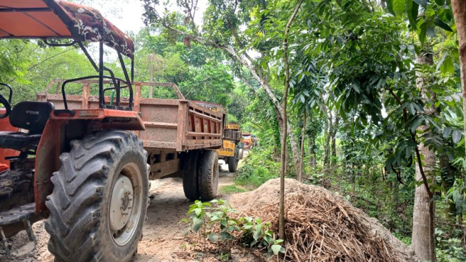 ভেড়ামারায় এসিল্যান্ডের অভিযানে অবৈধ মাটি কাটার গাড়ি জব্দ