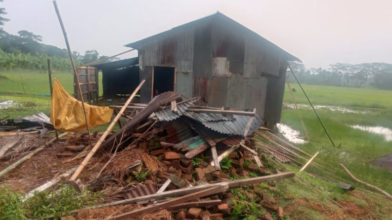 বাউফলে আদালতের নিষেধাজ্ঞা তোয়াক্কা না করে জমি দখলের অভিযোগ