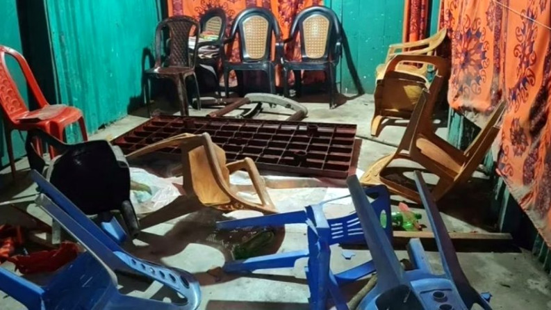 বাউফলে বিএনপির বিক্ষোভ মিছিল ঘিরে হামলা-ভাঙচুর লুটপাট
