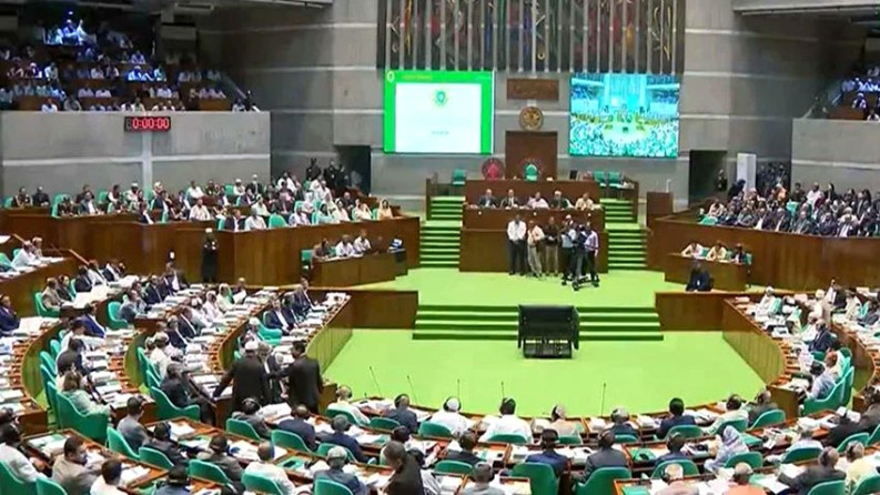 মালয়েশিয়া-চীন সফর পররাষ্ট্রনীতিতে ‘নতুন দিগন্তের সূচনা’, প্রধানমন্ত্রীকে সংসদের ধন্যবাদ
