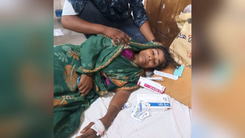 চরফ্যাসনে তুচ্ছ ঘটনাকে কেন্দ্র করে নারীকে মারধর