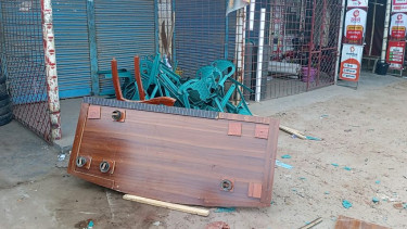 সাবেক মেম্বারকে প্রাণনাশের হুমকি, বিএনপির পার্টি অফিস ভাঙচুর