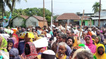 পিরোজপুরে দুঃস্থদের মাঝে খাদ্য সামগ্রী বিতরণ