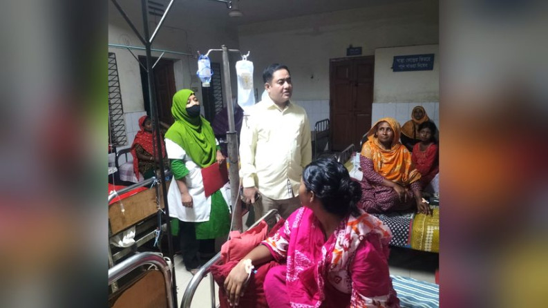 ভেড়ামারা হাসপাতালে সিভিল সার্জনের আকস্মিক পরিদর্শন