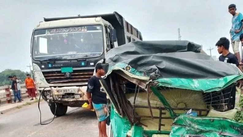 থামছে না সড়ক দুর্ঘটনা