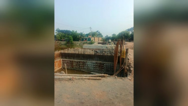 ৫ কোটি টাকার সেতু নির্মাণে অনিয়মের অভিযোগ, স্থায়িত্ব নিয়ে শঙ্কা