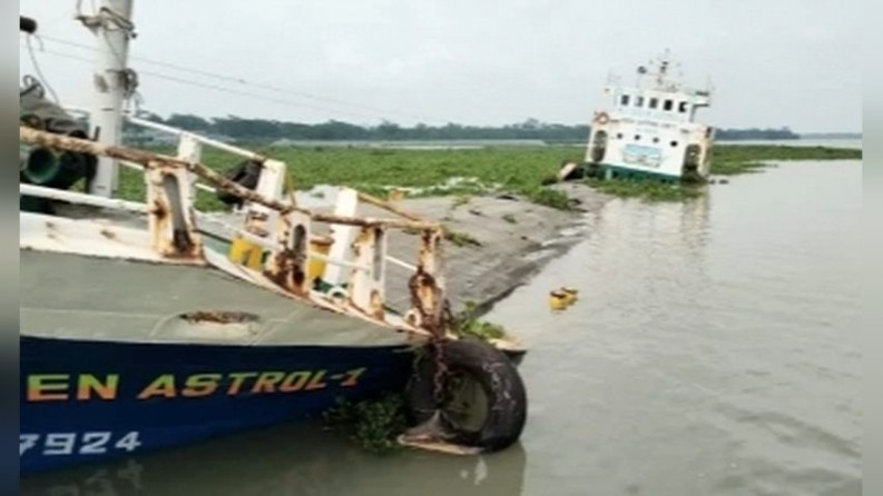 পিরোজপুরে ডুবন্ত জাহাজে মিলল যুবকের অর্ধগলিত মরদেহ