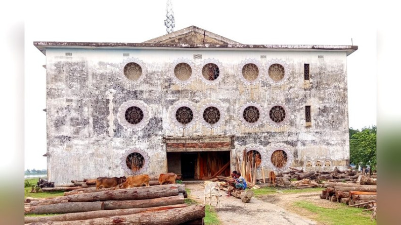 গ্রামীণ সংস্কৃতির নীরব সাক্ষী হয়ে দাঁড়িয়ে আছে আজমিরীগঞ্জের ‘মুন সিনেমা হল’