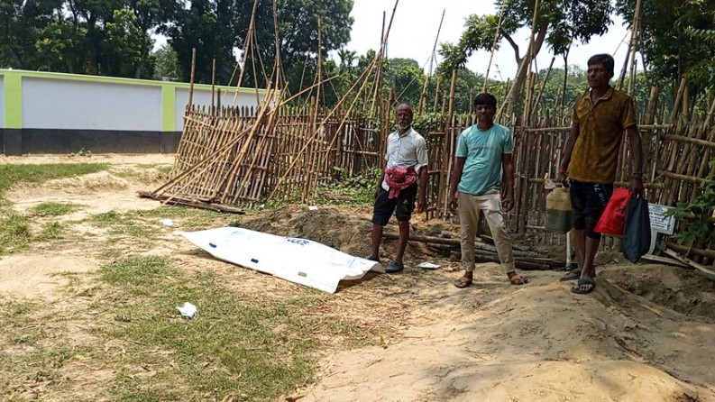 ভেড়ামারায় দাফনের ৩ মাস পর কবর থেকে গৃহবধূর লাশ উত্তোলন