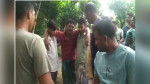 ভয়ভীতি দেখিয়ে অর্থ আদায়ের অভিযোগ তিন পুলিশ সদস্যকে গণপিটুনি