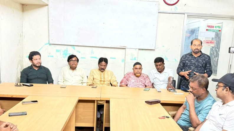 সাংবাদিক চন্দনের ওপরে সন্ত্রাসী হামলার প্রতিবাদে ভেড়ামারা প্রেসক্লাবে সভা