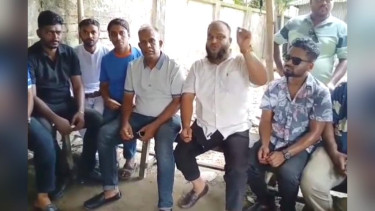 দৌলতপুরে বিএনপির হুংকার, বিএনপির মাধ্যমে রিপোর্টিং করতে বলা যুবদল নেতাকে শোকজ