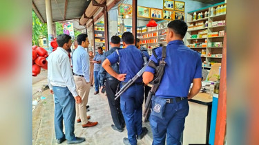 ভেড়ামারায় লাইসেন্সবিহীন মৎস্য ও পশুখাদ্য বিক্রেতাকে জরিমানা