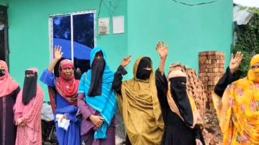 পটুয়াখালীতে কোটি টাকা নিয়ে উধাও ব্যাংকের ক্যাশিয়ার, গ্রাহকদের বিক্ষোভ
