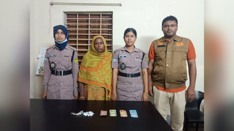 রাজশাহীতে নারী মাদক ব্যবসায়ী গ্রেপ্তার