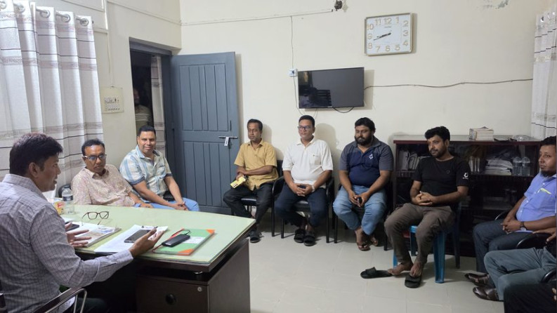 চাটমোহরে সাংবাদিকদের সাথে নবাগত ওসি’র মতবিনিময়