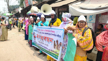 উলিপুরের রামিশা ধর্ষণ ও হত্যাকাণ্ডের রায় দ্রুত বাস্তবায়নের দাবিতে মানববন্ধন