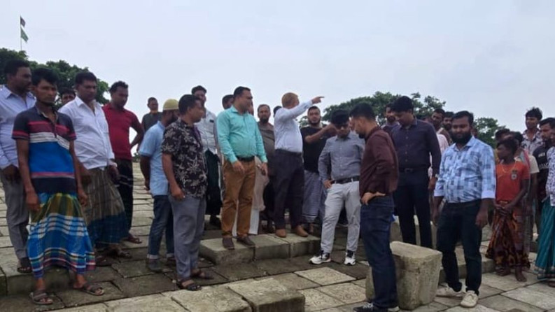 লালমোহনবাসী ডিপিপি অনুযায়ী কার্পেটিংসহ মূল পরিকল্পনা বাস্তবায়ন চায়