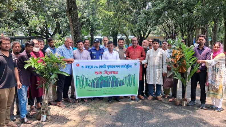 সবুজ বাংলাদেশ গড়তে পীরগঞ্জে বৃক্ষরোপণ কর্মসূচি শুরু