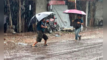 পটুয়াখালীতে উত্তর বঙ্গোপসাগরে বায়ুচাপের বৃষ্টিপাত অব্যাহত