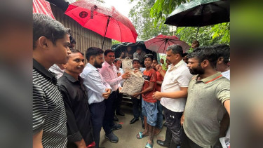 দোহারে পানিবন্দী ২ শতাধিক পরিবারের মাঝে ইউএনও’র ত্রাণ বিতরণ
