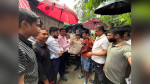 দোহারে পানিবন্দী ২ শতাধিক পরিবারের মাঝে ইউএনও’র ত্রাণ বিতরণ