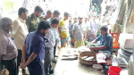 নেছারাবাদে চিংড়ি মাছে জেলি পুশ করায় ৫০ হাজার টাকা জরিমানা