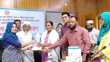 চরফ্যাসনে নরমাল প্রসবে উৎসাহিত করতে স্বাস্থ্য বিভাগের ঔষধ ও চিকিৎসা সামগ্রী বিতরণ