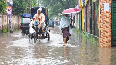 পটুয়াখালীতে ভারী বৃষ্টিতে জলাবদ্ধতা,সংকটে নিম্ন আয়ের মানুষ