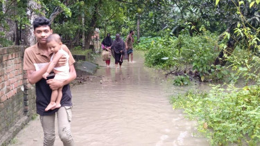 মধুখালীতে জলাবদ্ধতায় দুর্ভোগে প্রায় ৪০পরিবার
