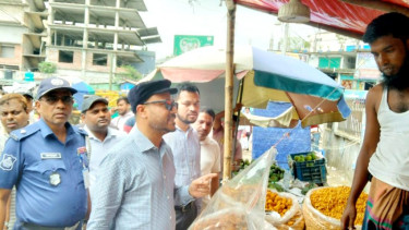 ফুটপাত-সড়ক দখলমুক্ত করতে কালীগঞ্জে উচ্ছেদ অভিযান প্রশাসনের