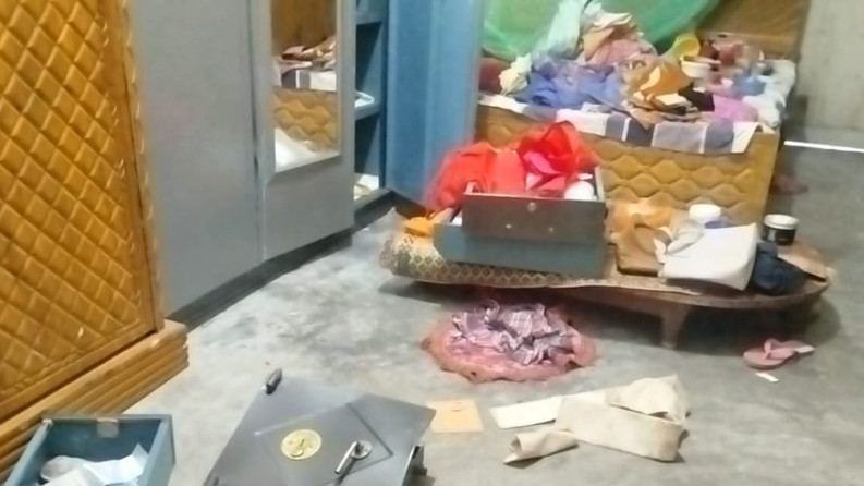 পিরোজপুরে একই রাতে তিন বাড়িতে দুর্ধর্ষ ডাকাতি, নগদ টাকা ও স্বর্ণালংকার লুট