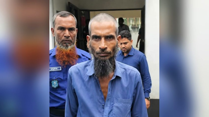 আগৈলঝাড়া থানায় হামলা মামলার প্রধান আসামি ইদ্রিস ফকির ঢাকায় ডিবির হাতে গ্রেফতার
