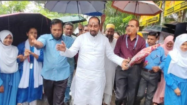 কাঁঠালিয়ার মনস্বিতা মহিলা ডিগ্রি কলেজের শিক্ষার্থীদের  শ্রদ্ধা ভালোবাসায় সিক্ত এমপি জামাল